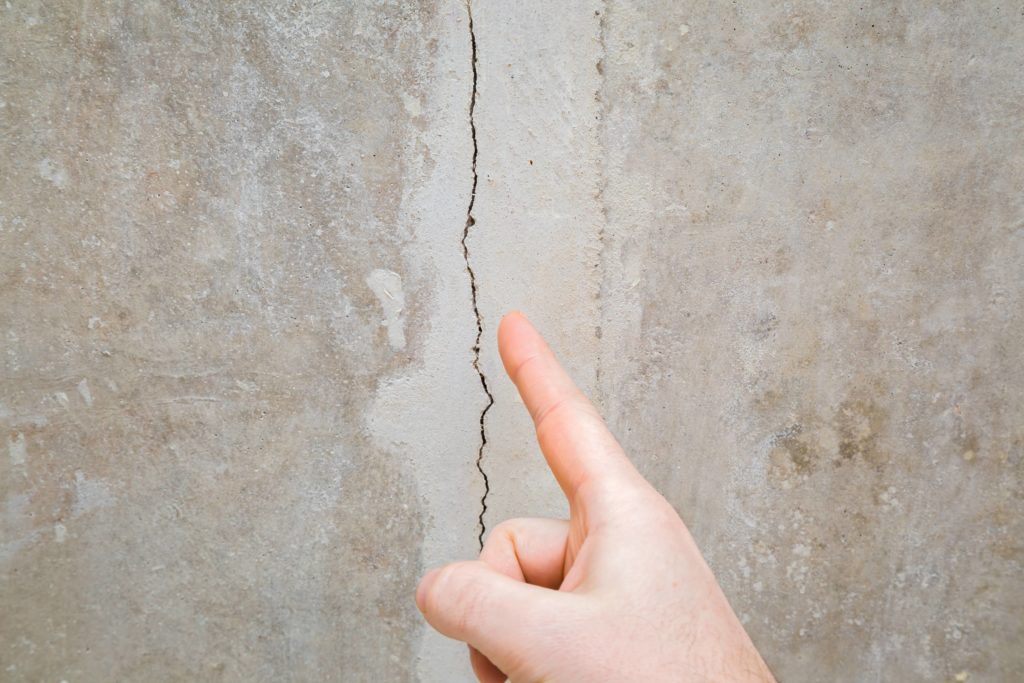 crack in stucco
